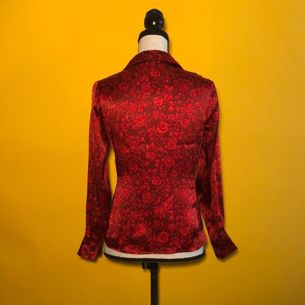 🆕 Ann Taylor LOFT red rose print silk blouse - Picture 2 of 7
